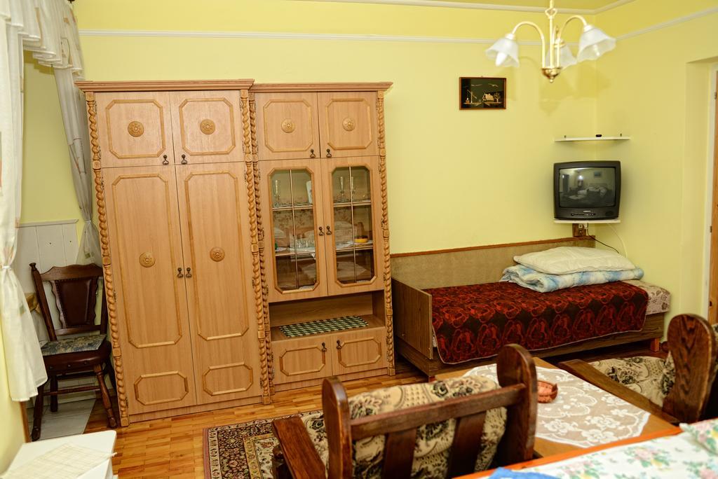 Stop Apartment Bük Δωμάτιο φωτογραφία