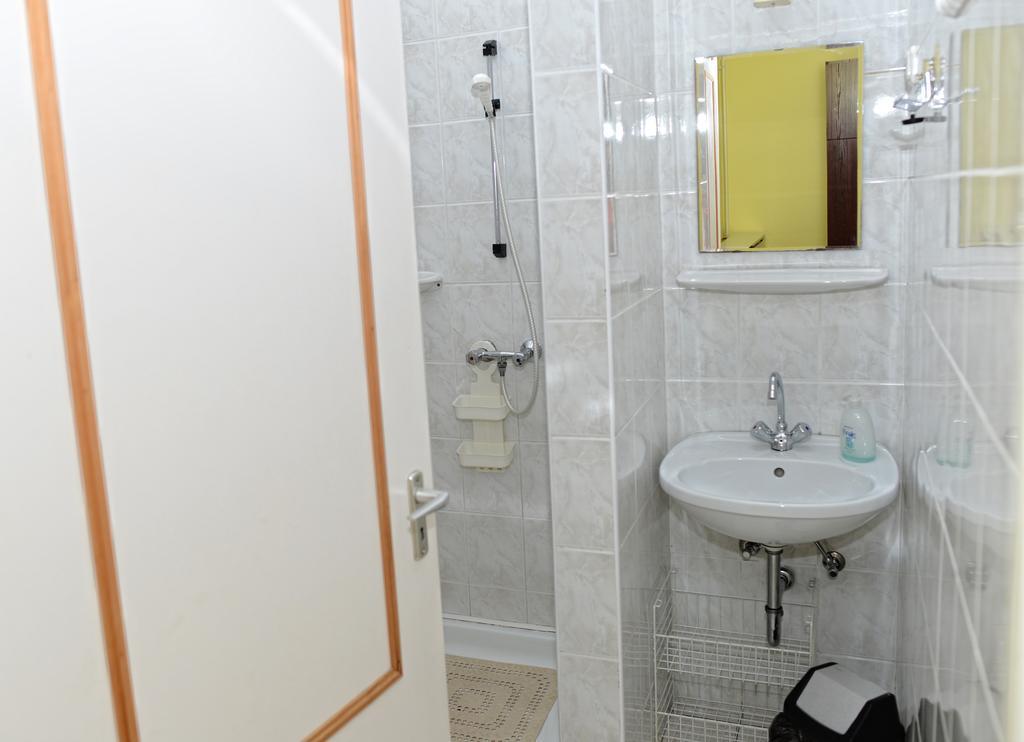 Stop Apartment Bük Δωμάτιο φωτογραφία