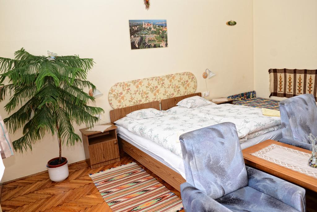 Stop Apartment Bük Δωμάτιο φωτογραφία