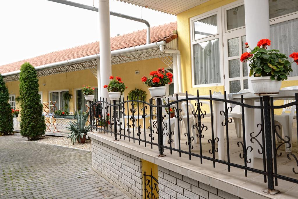 Stop Apartment Bük Δωμάτιο φωτογραφία